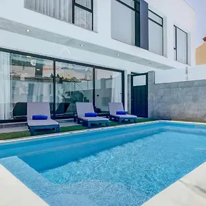 Two Dreams Luxury , Corralejo Spain
